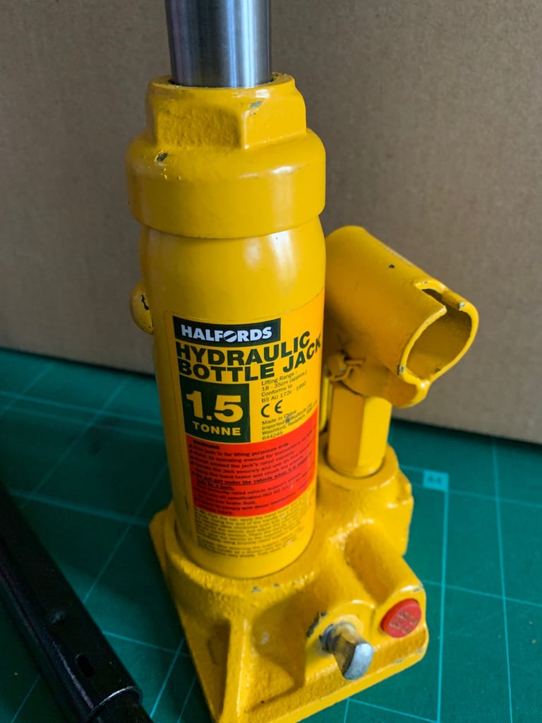 Halfords 1.5 Tonne Bottle Jack