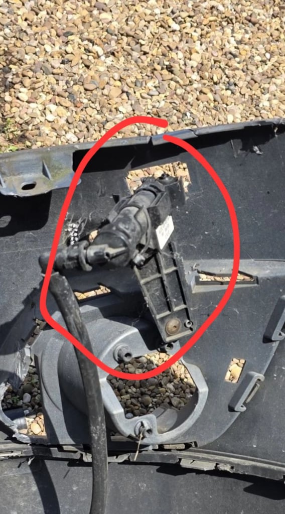 VAUXHALL ANTARA 10-15 DRIVER  SIDE  HEADLAMP NOZZLE WITH PLASTIC CAP IN GREY!!!