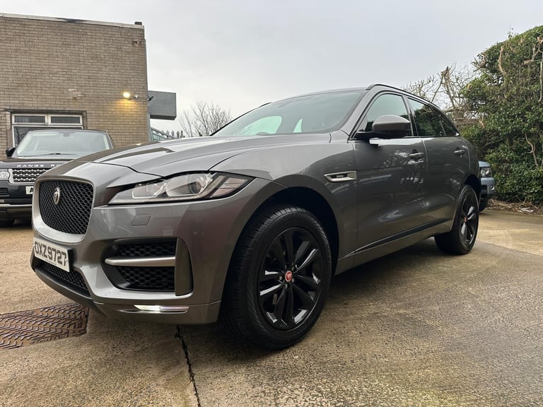 2017 Jaguar F-PACE 2.0 D 180BHP *** HUGE SPEC  AWD R - SPORT EDITION *** AUTO