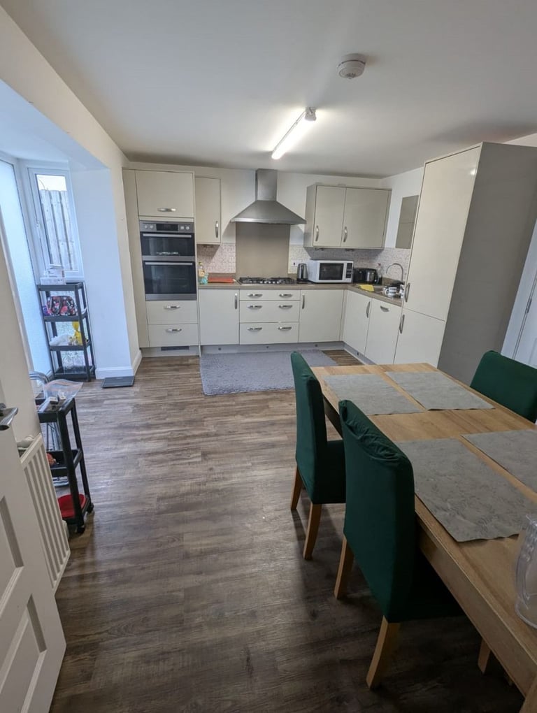 Double room available for rent