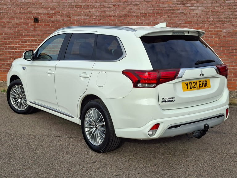 2021 21 Mitsubishi Outlander 2.4 PHEV Dynamic CVT Auto 4WD. 13.8kWh. 1 Owner.