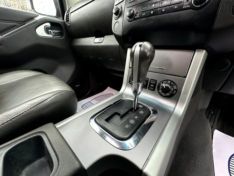 2013 Nissan Navara 3.0 dCi V6 Outlaw 4WD Diesel 4-Door Diesel