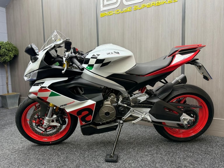 2024 74 Aprilia RS660 EXTREMA ABS - SC PROJECT SYSTEM - 713 MILES!