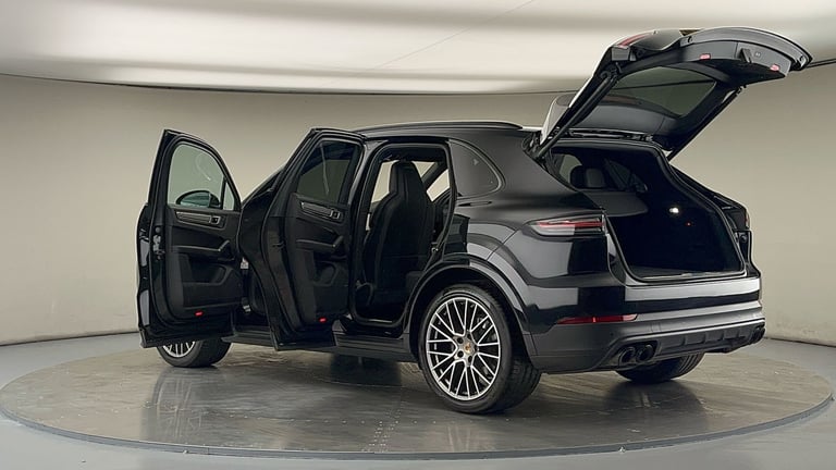 2022 Porsche Cayenne 3.0T V6 Platinum Edition TiptronicS 4WD Euro 6 (s/s) 5dr SUV Petrol Automatic