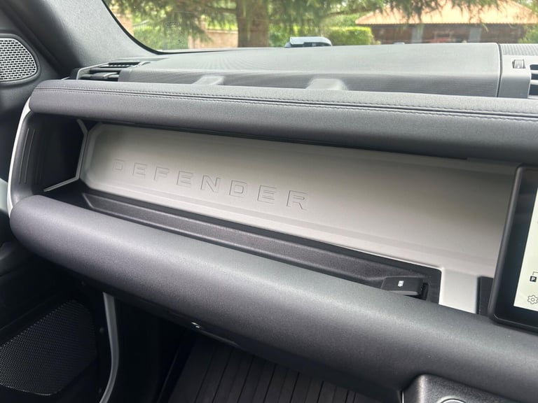 LAND ROVER DEFENDER 90 3.0 D200 MHEV 2021