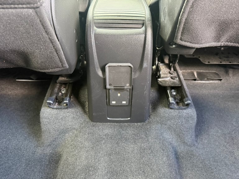 2015 Vauxhall Mokka 1.6i Exclusiv 5dr HATCHBACK Petrol Manual