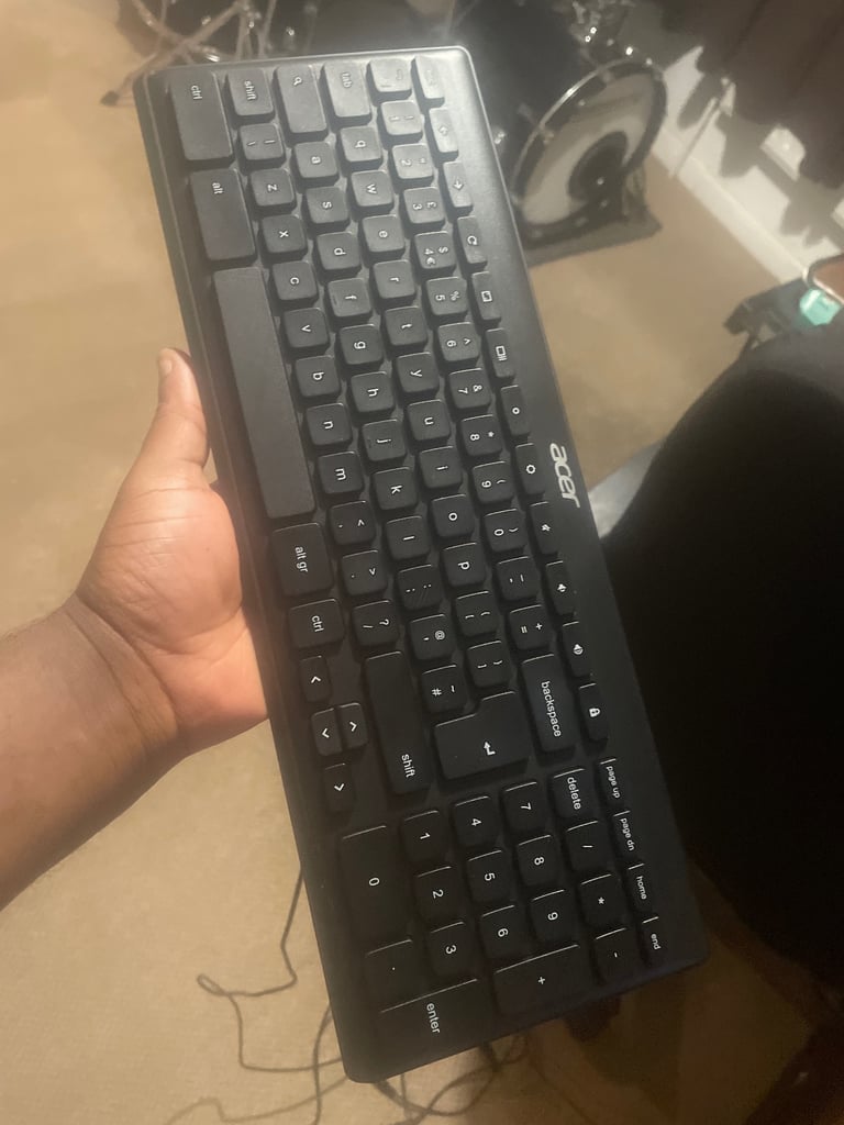 Acer Chromebox with all the accessories 