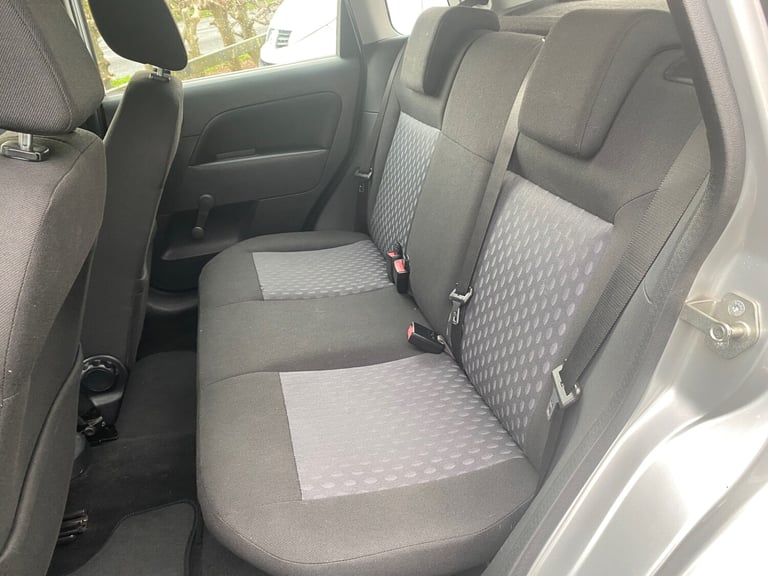 2005 Ford Fiesta 1.4 Zetec 5dr HATCHBACK Petrol Manual