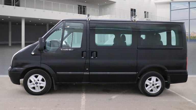 Ford Transit Tourneo 2.2 TDCi 280 Limited 9 Seat Minibus DIESEL MANUAL 2012/62