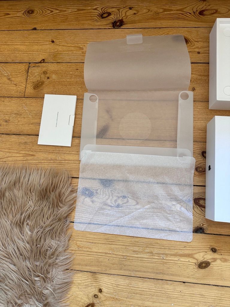 Apple Macbook Air M2, 2022, Model A2681, midnight black, 8GB, fully boxed, charger, great condition