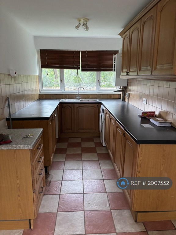 image for 2 bedroom flat in Glamis House, Warley, Brentwood, CM14 (2 bed) (#2007552)