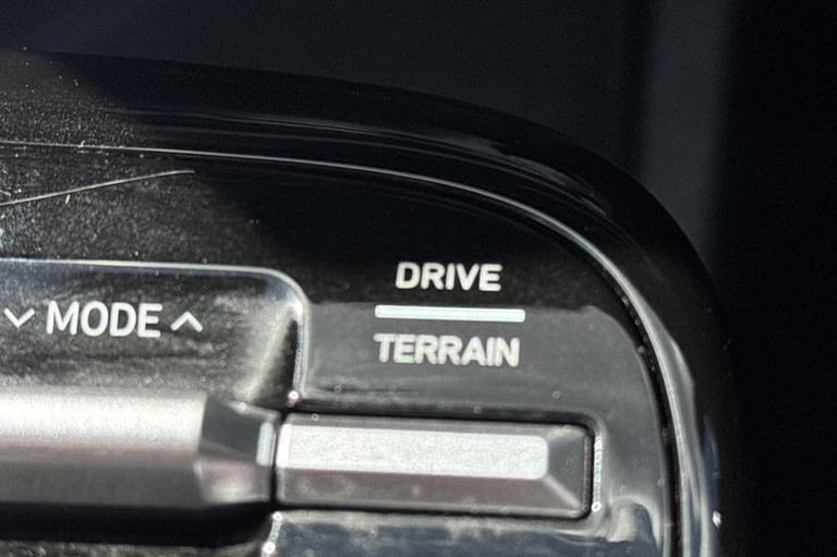 2024 Hyundai TUCSON 1.6 TGDi Plug-in Hybrid Premium 5dr 4WD Auto Automatic Estate Petrol Parallel...