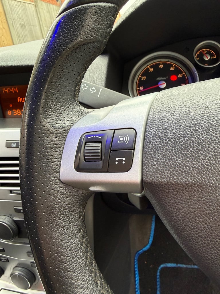 Vauxhall, ASTRA, Hatchback, 2010, Manual, 1364 (cc), 3 doors