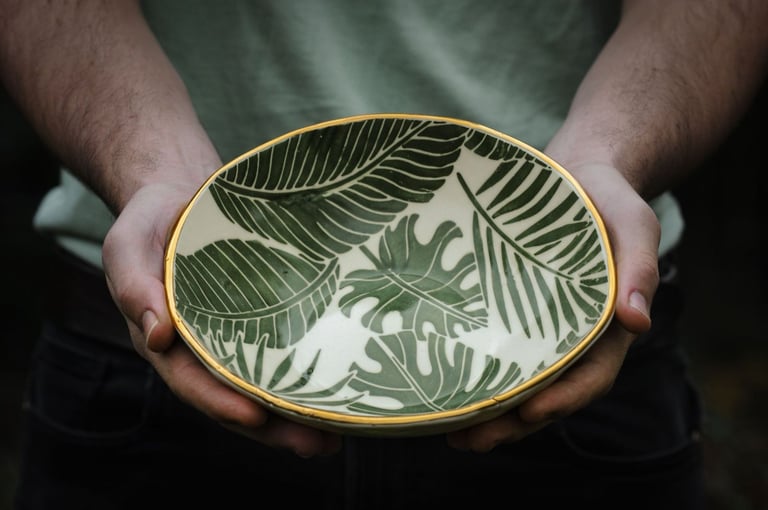 Large ceramic leafy bowl with 24ct gold workshop