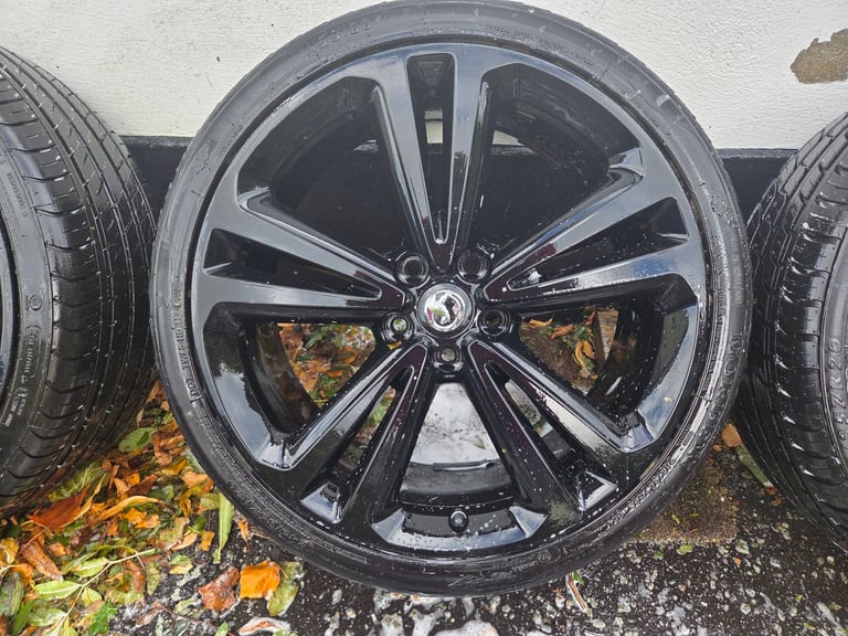 Spare wheel vauxhall insignia astra etc brand new tyre 245 35 20 