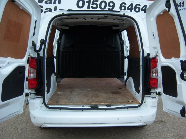 2020 Vauxhall Combo 2300 1.5 Turbo D 100ps H1 Sportive Van PANEL VAN Diesel Manual
