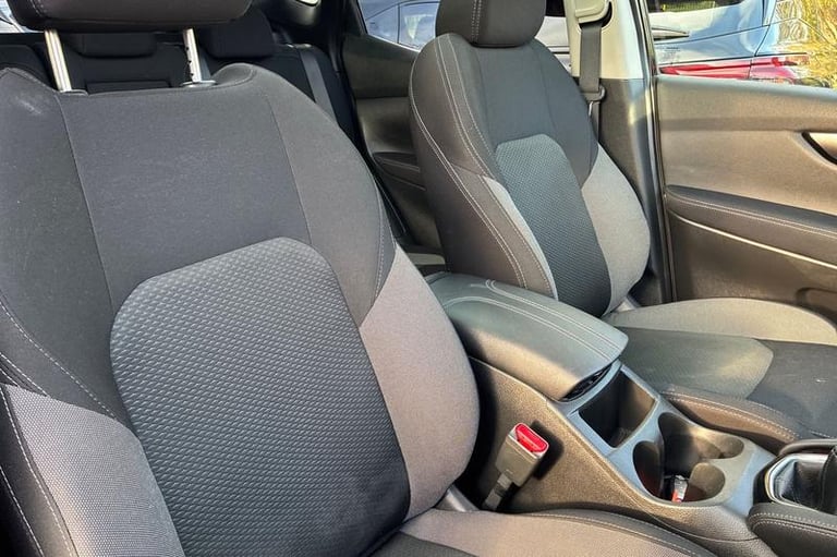 2020 Nissan Qashqai 1.3 DiG-T N-Connecta 5dr HATCHBACK PETROL Manual