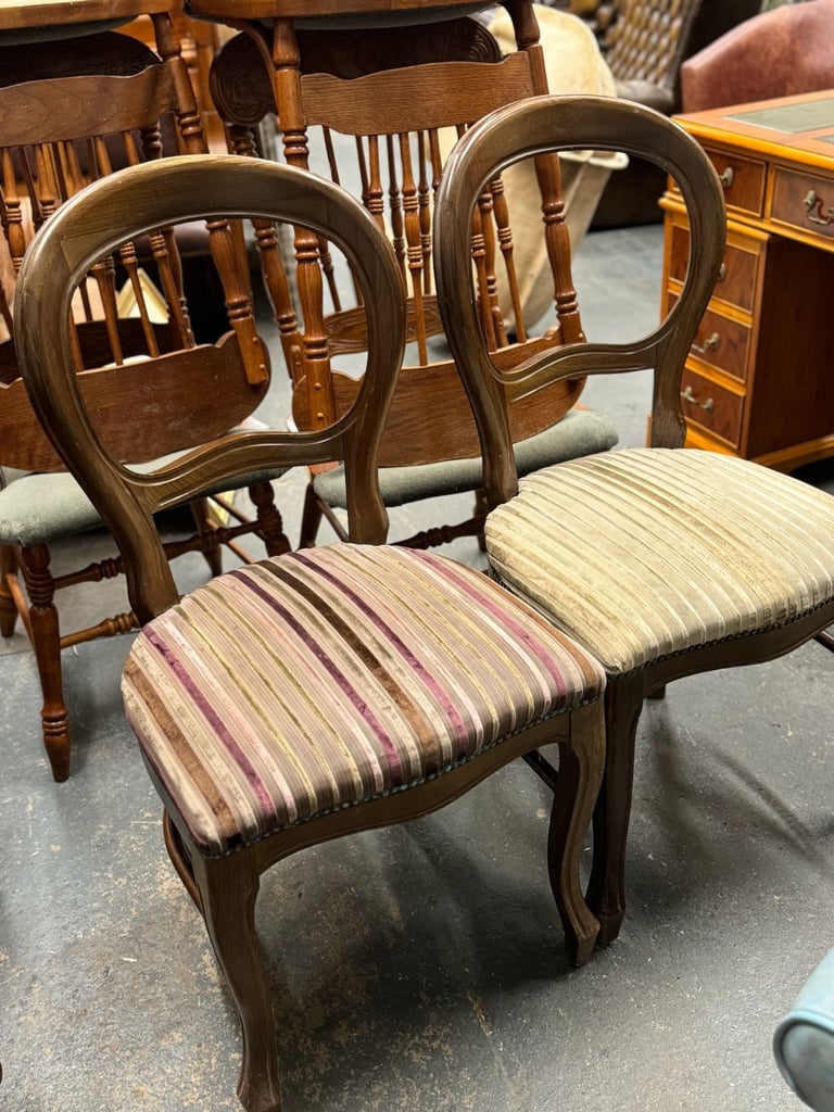 2 gorgeous vintage balloon back chairs.