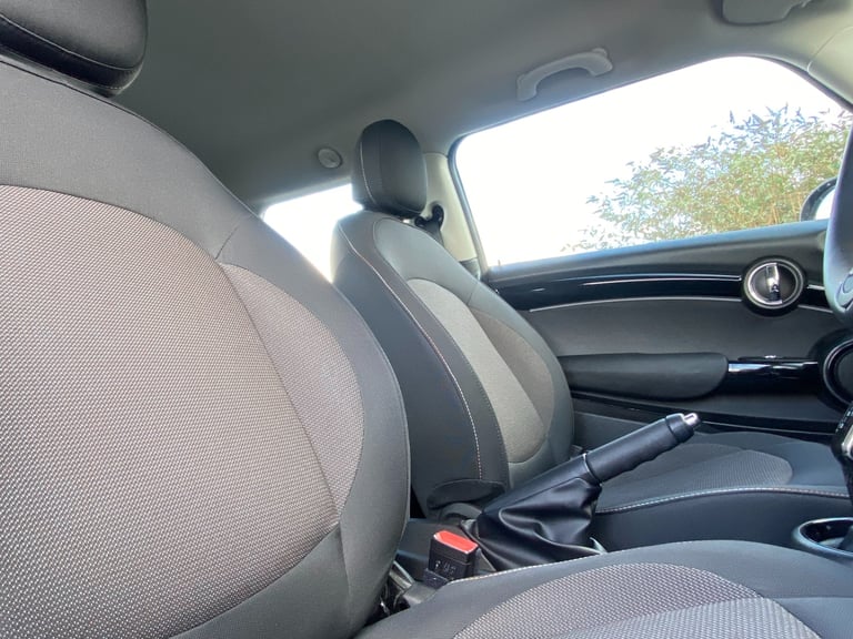 2021 MINI Hatch 1.5 Cooper Classic Auto 3dr - Apple CarPlay &amp; Sat Nav &amp; Cruise Control HA...