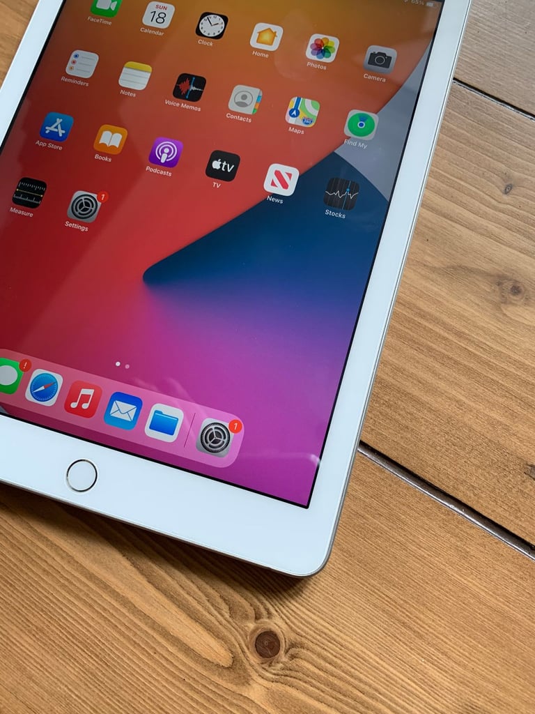 Apple Ipad 5 32GB White Ios16 Wifi Very Good Condition - Delivery Available