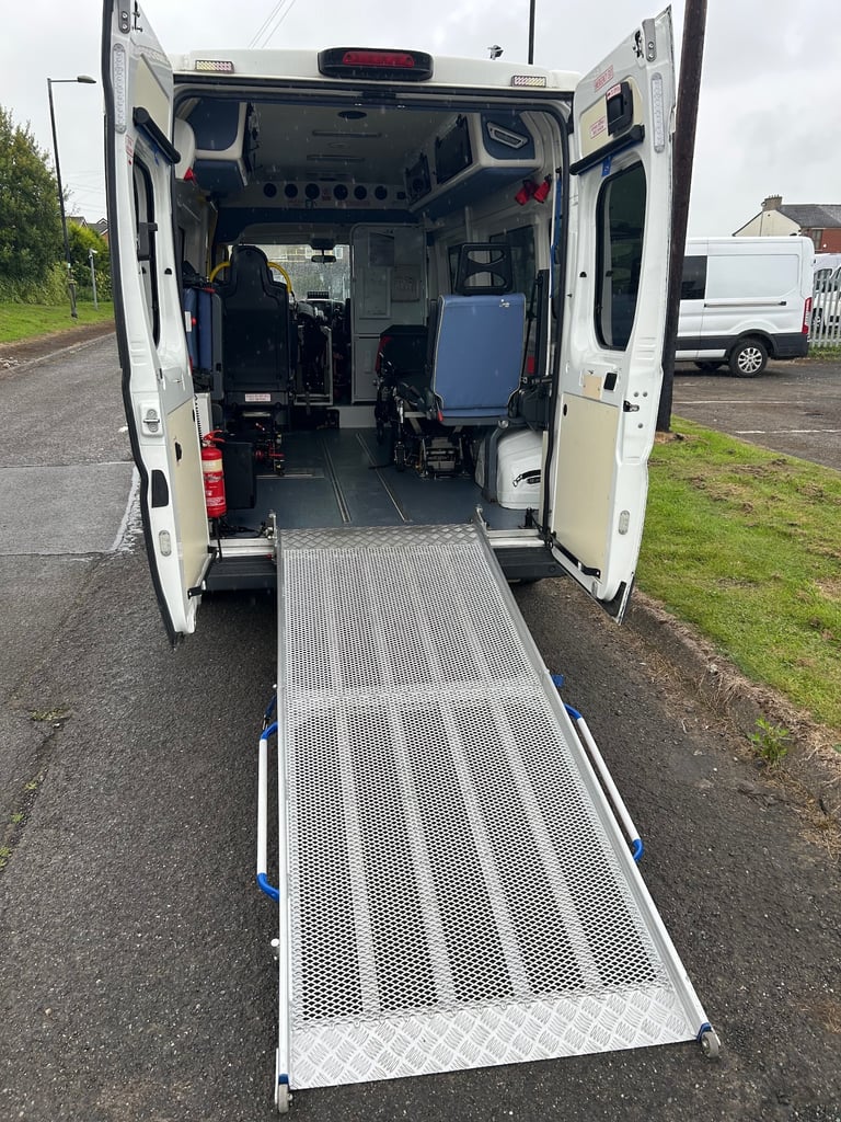 2017-17 reg Peugeot boxer 435 L3H2 blue hdi lwb 130bhp 