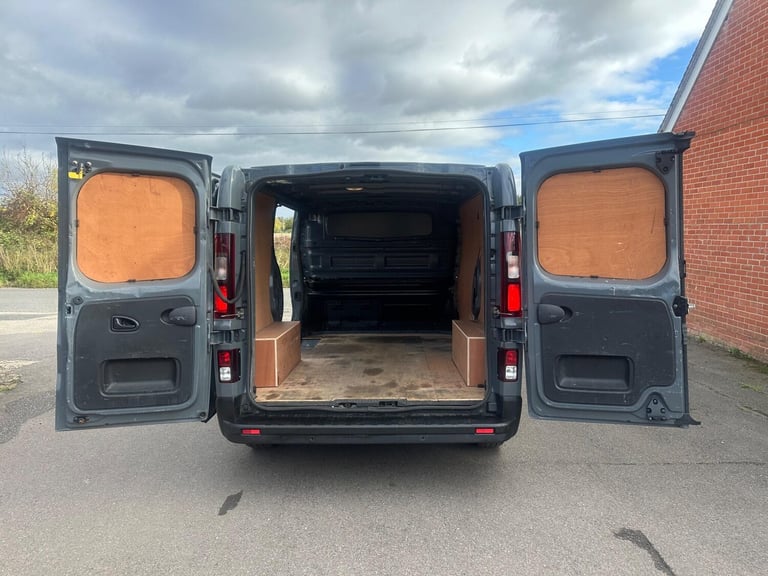 2022 Renault Trafic 2.0 dCi Blue SL28 Business+ L1 H1 Euro 6 (s/s) 5dr PANEL VAN Diesel Manual