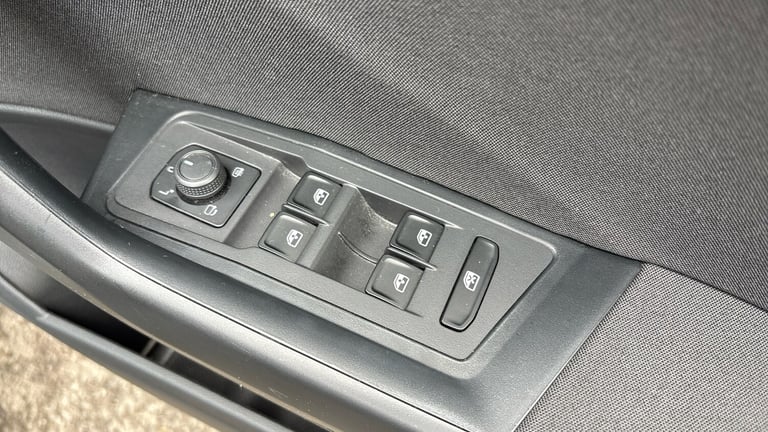 2022 Volkswagen T-Roc 1.0 TSI Life 5dr HATCHBACK PETROL Manual