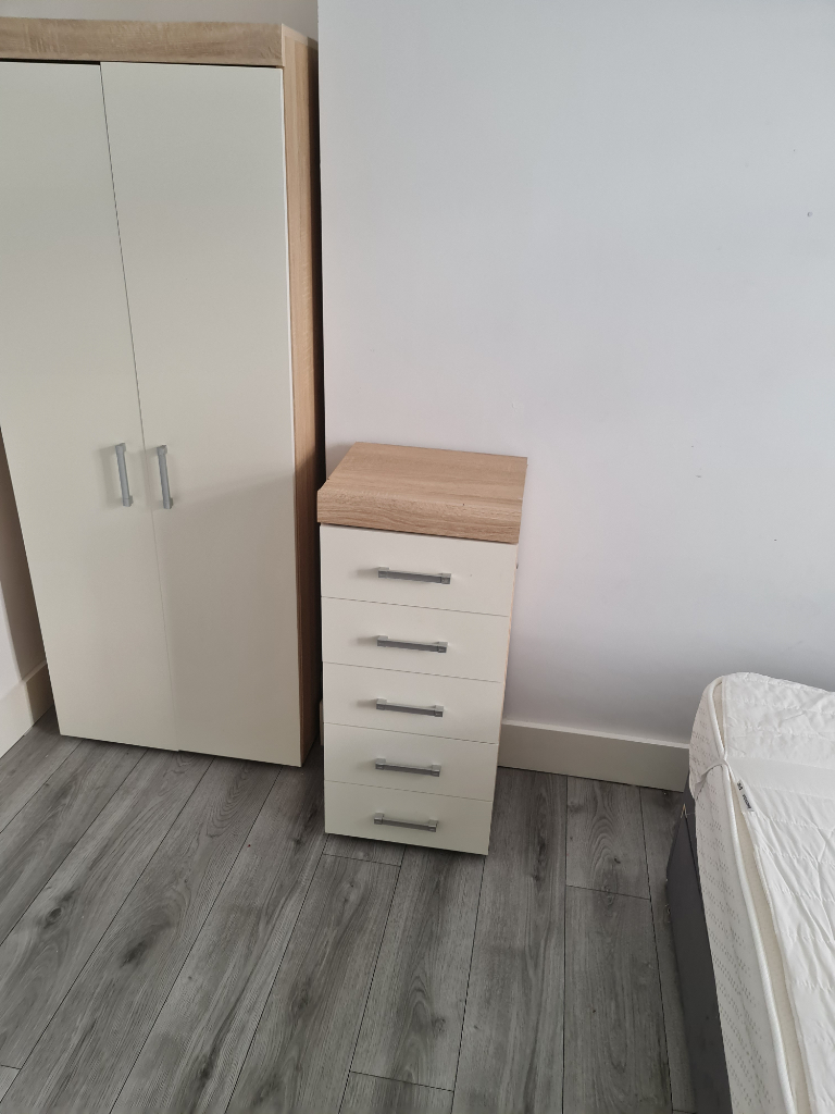 Double rooms, all bills inclusive in Eldon Lane, Bishop Auckland DL14 8TD