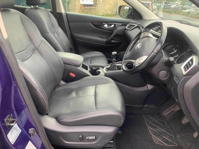 2015 Nissan Qashqai 1.5 dCi Tekna 5dr HATCHBACK Diesel Manual