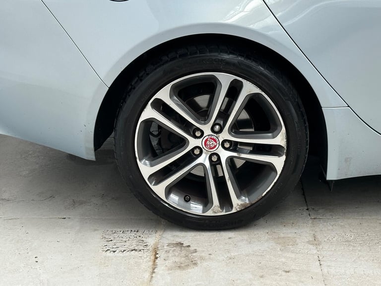 2016 Jaguar XE 2.0d Portfolio Auto Euro 6 (s/s) 4dr Saloon Diesel Automatic