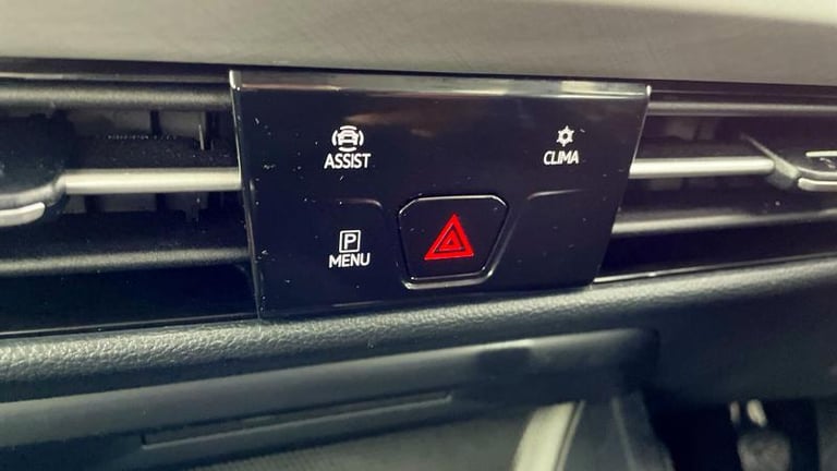 2022 Volkswagen Golf 1.5 TSI Life 5dr Manual Hatchback Petrol Manual