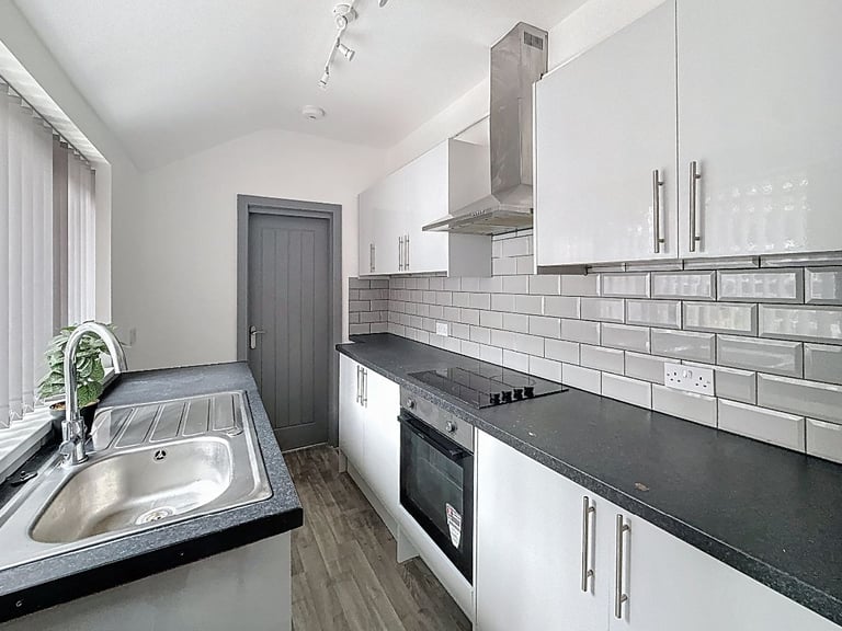2 bedroom house in Shelton New Road, Stoke-on-Trent