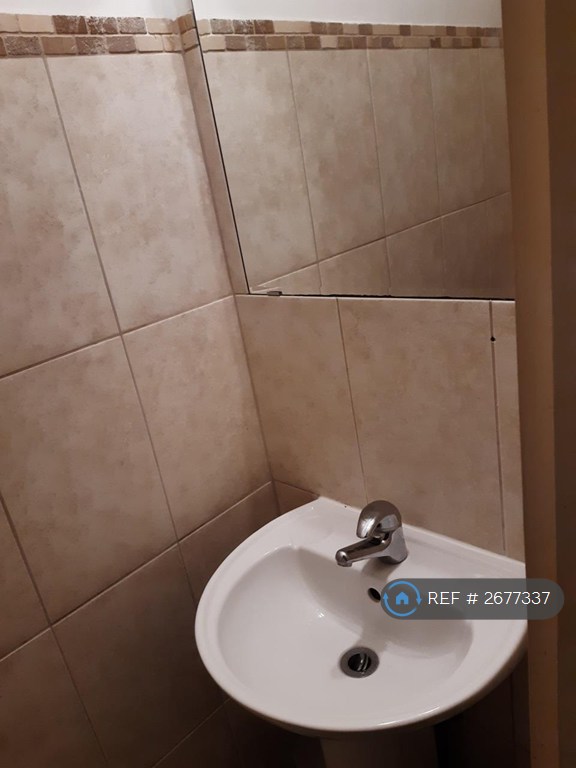 1 bedroom in Edward Road, London, E17 (#2677337)