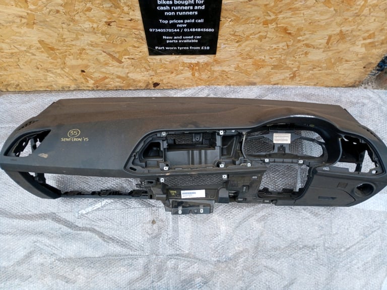 Dashboard nissan qashqai , seat leon 2015, renault megane, AUDI A3 , GOLF MK6 ...