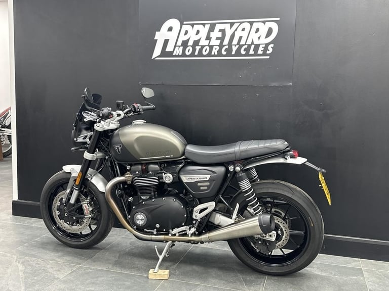 TRIUMPH SPEED TWIN 1200