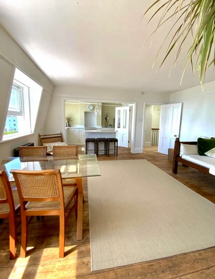 SUPERB, FURNISHED SEA VIEW APARTMENT