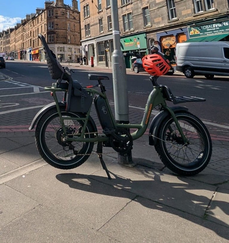 RadRunner E-bike with child seat 