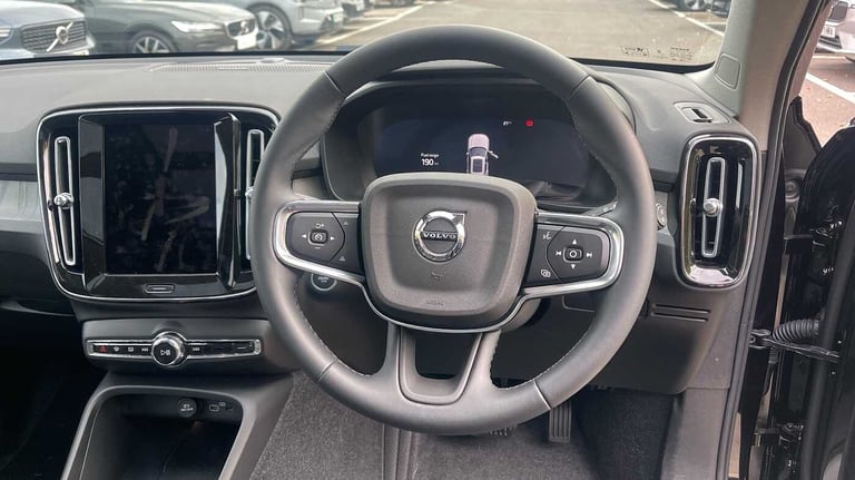 2025 Volvo XC40 2.0 B4P Ultra Dark 5dr Auto SUV Petrol Automatic