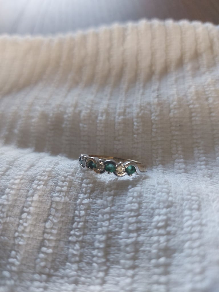 9ct (White & Yellow Gold) Diamond & Emerald Ring.