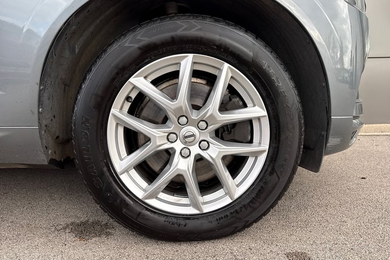 2019 Volvo XC60 2.0 B4 MHEV Momentum Auto AWD Euro 6 (s/s) 5dr SUV DIESEL Automatic