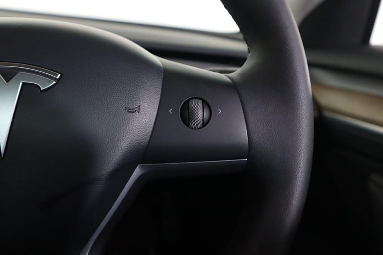 2021 Tesla Model 3 (Dual Motor) Long Range Auto 4WDE 4dr Saloon ELECTRIC Automatic