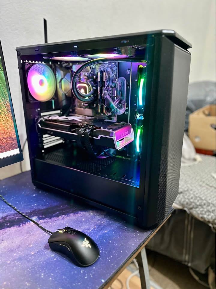 Gaming pc - Ryzen 3700x 16gb Ram RX 6750XT 12gb - SSD WIFI