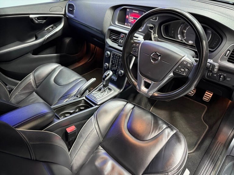 Volvo V40 D3 R-DESIGN PRO