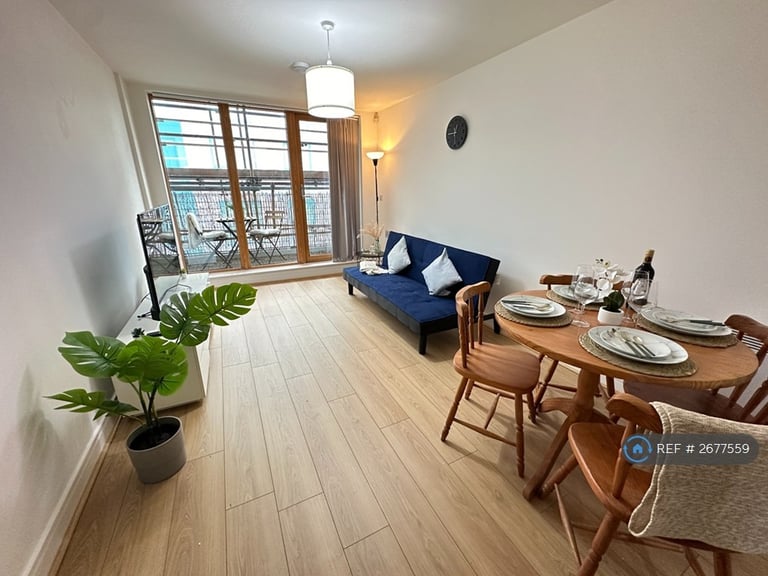 1 bedroom flat in Dyche Street, Manchester, M4 (1 bed) (#2677559)