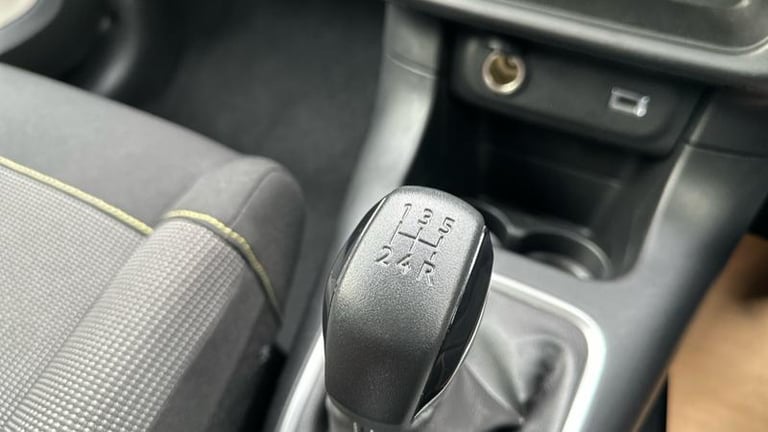 2024 Citroen C3 1.2 PureTech PLUS Hatchback 5dr Petrol Manual Euro 6 (s/s) (83 ps) Manual Hatchba...