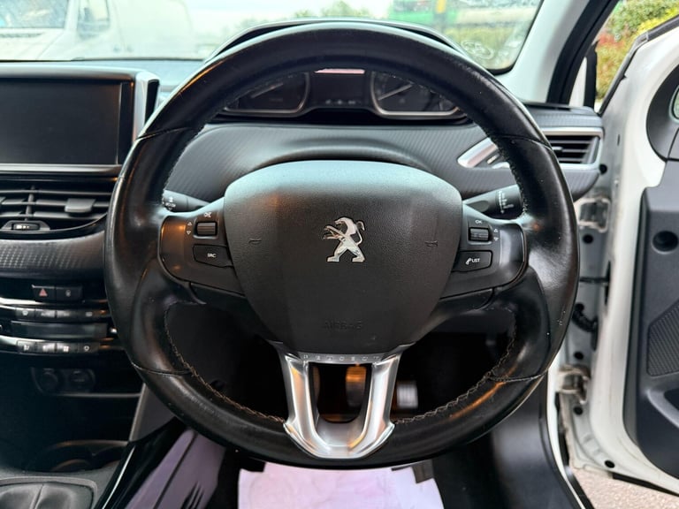 2017 Peugeot 2008 1.2 PureTech Allure Euro 6 5dr HATCHBACK Petrol Manual
