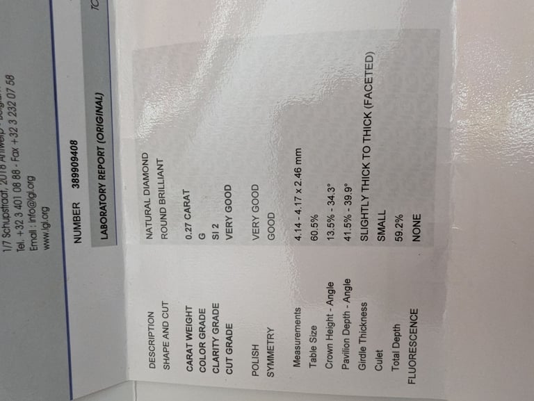 Diamond engagement ring 