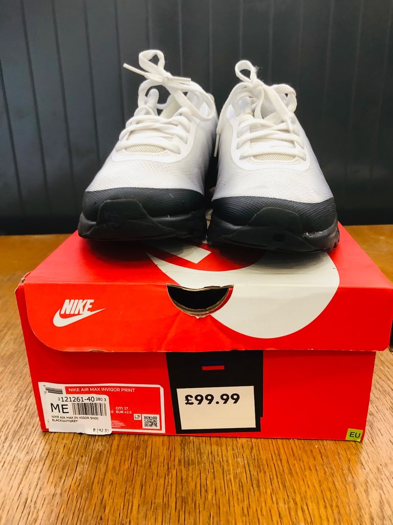 Nike Air Max Invigor Trainers size 8 Men’s – £40 (Negotiable)