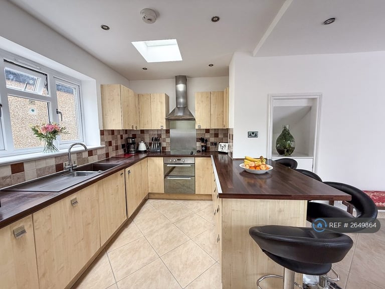 4 bedroom house in Bassett House, Orpington, BR6 (4 bed) (#2649864)