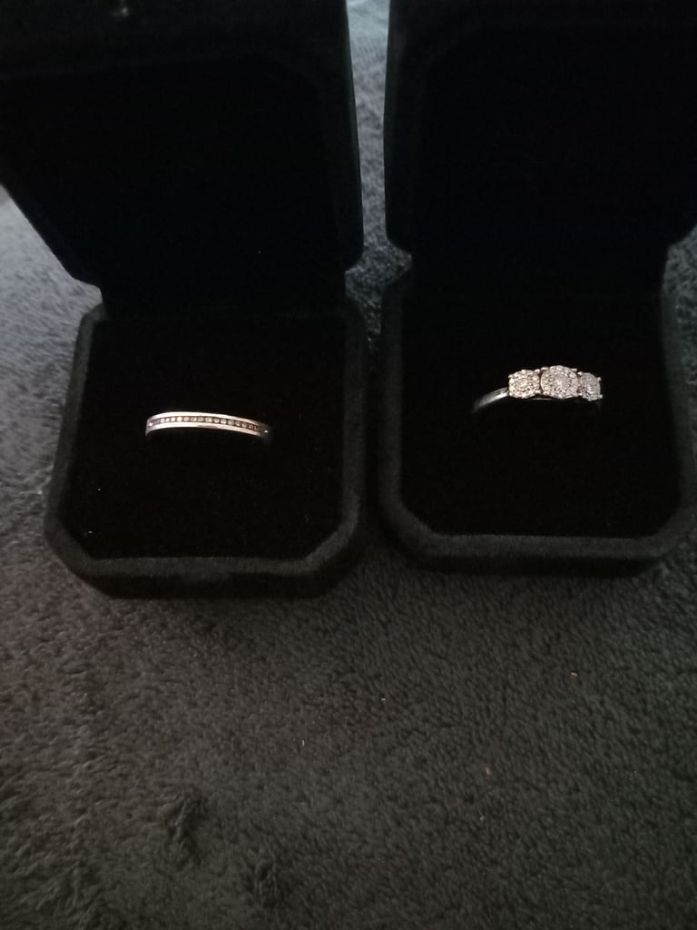 Engagement/eternity rings